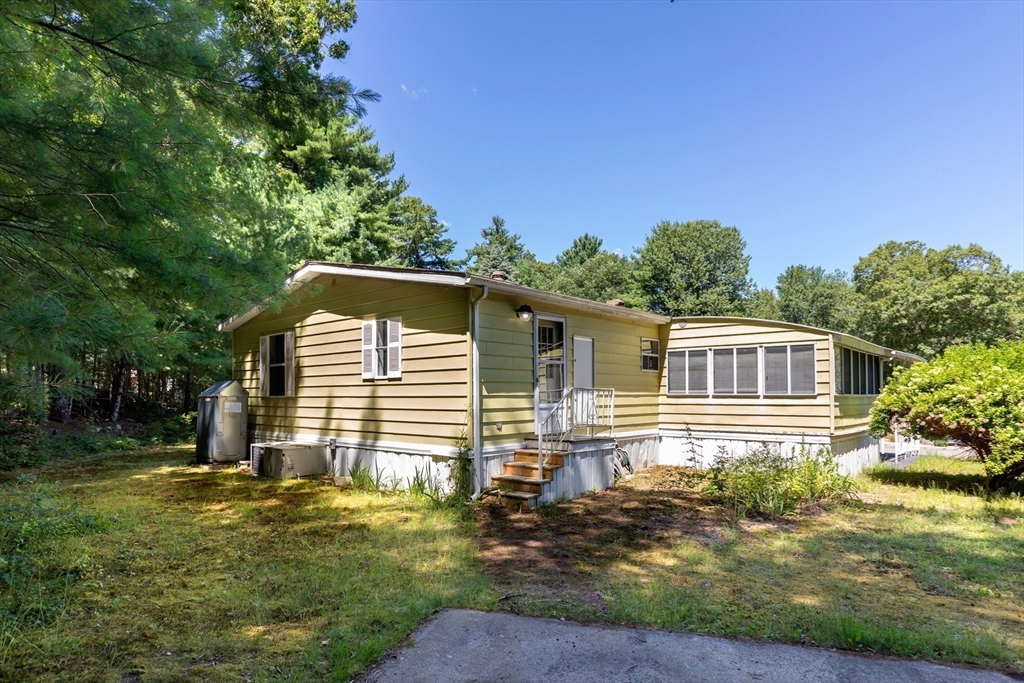 3-9 South Meadow Village