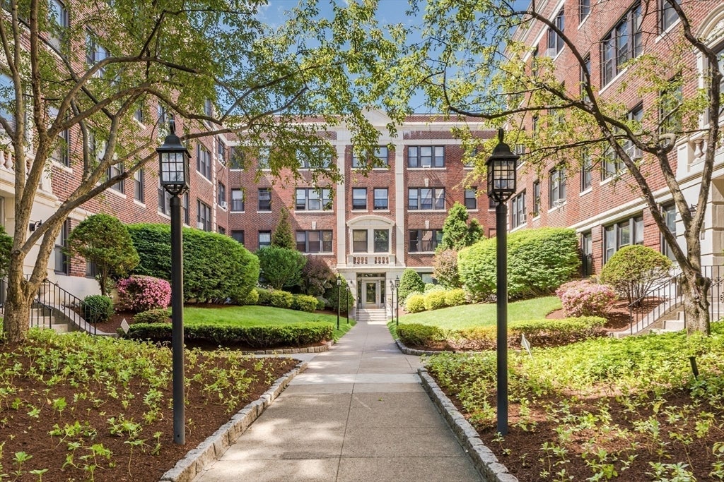 145 Englewood Ave #42, Boston, MA Photo #32