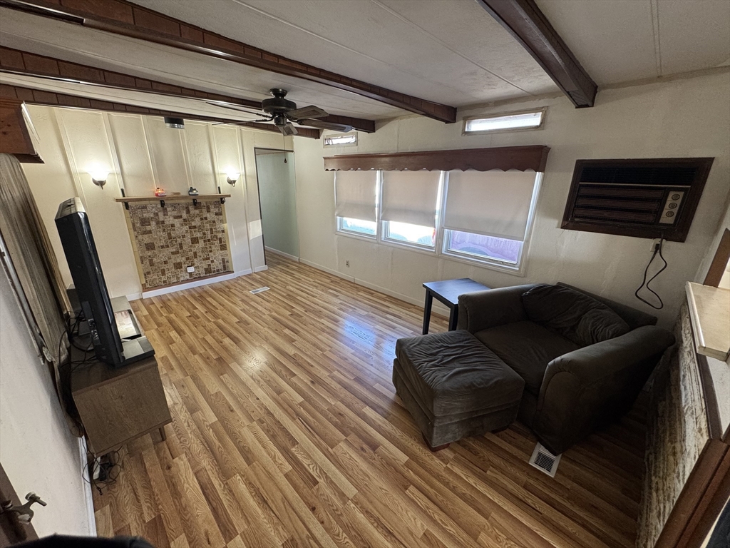 252 Newbury St Lot 41