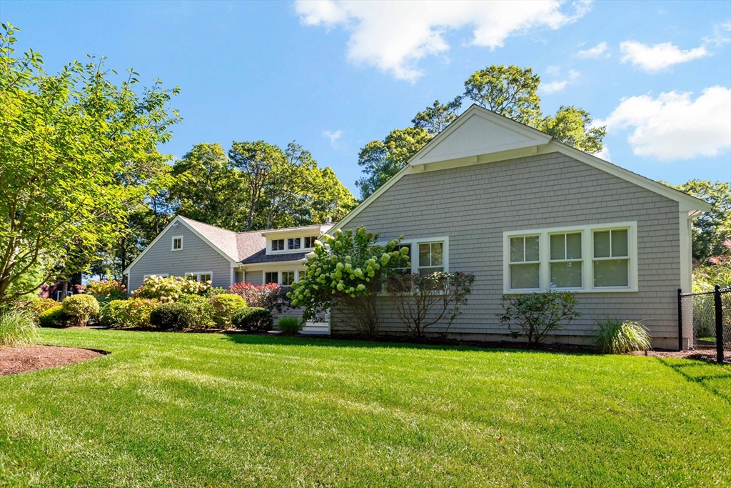 564 Cotuit Bay Drive