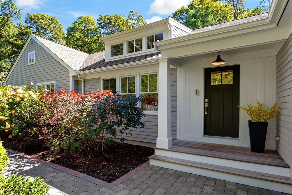 564 Cotuit Bay Drive