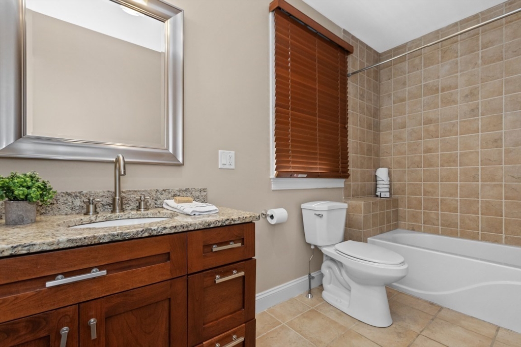 Watertown, Massachusetts 02472, United States, 3 Bedrooms Bedrooms, ,3 BathroomsBathrooms,Residential,Active,182769