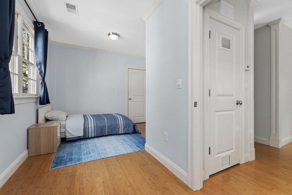 Watertown, Massachusetts 02472, United States, 3 Bedrooms Bedrooms, ,3 BathroomsBathrooms,Residential,Active,182769