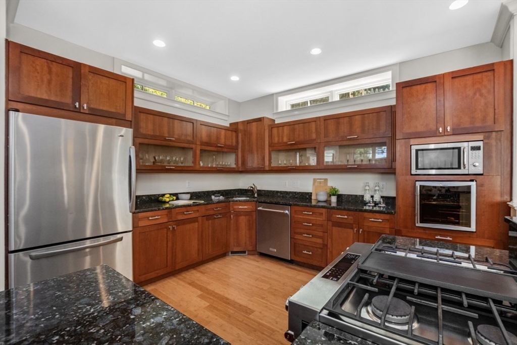 Watertown, Massachusetts 02472, United States, 3 Bedrooms Bedrooms, ,3 BathroomsBathrooms,Residential,Active,182769