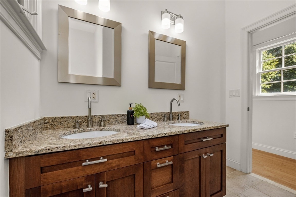 Watertown, Massachusetts 02472, United States, 3 Bedrooms Bedrooms, ,3 BathroomsBathrooms,Residential,Active,182769