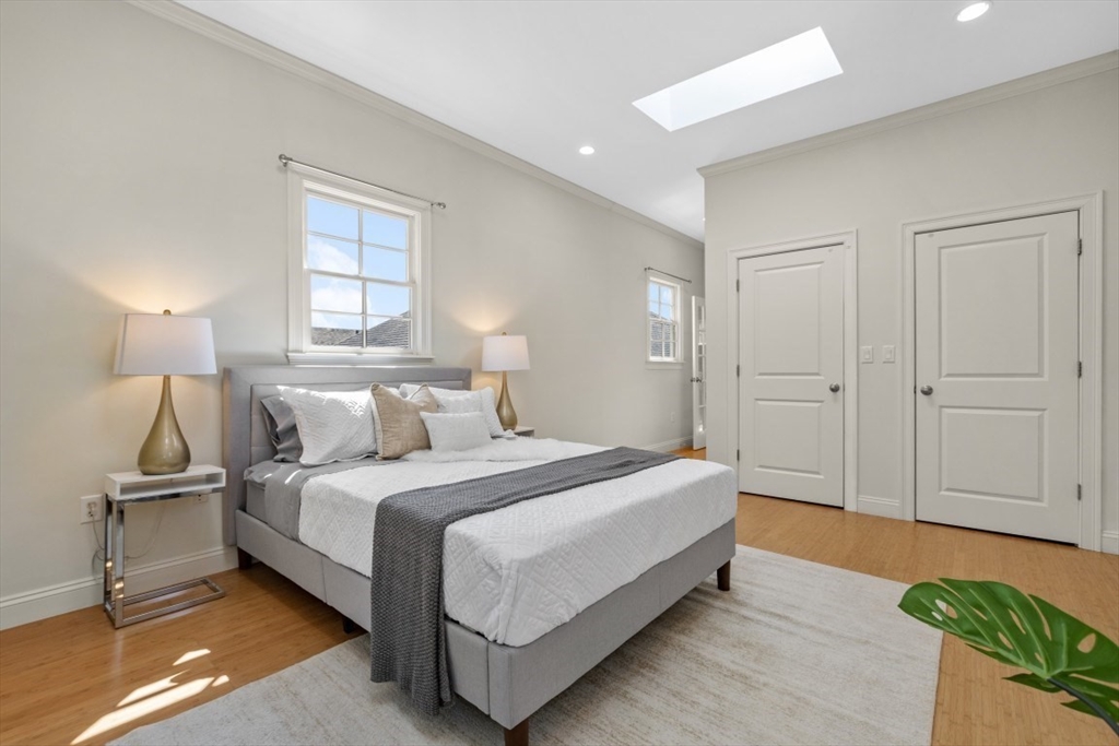 Watertown, Massachusetts 02472, United States, 3 Bedrooms Bedrooms, ,3 BathroomsBathrooms,Residential,Active,182769