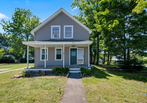 Photo of 32 Middlesex Ave, Worcester, MA 01604 (MLS # 73528680)