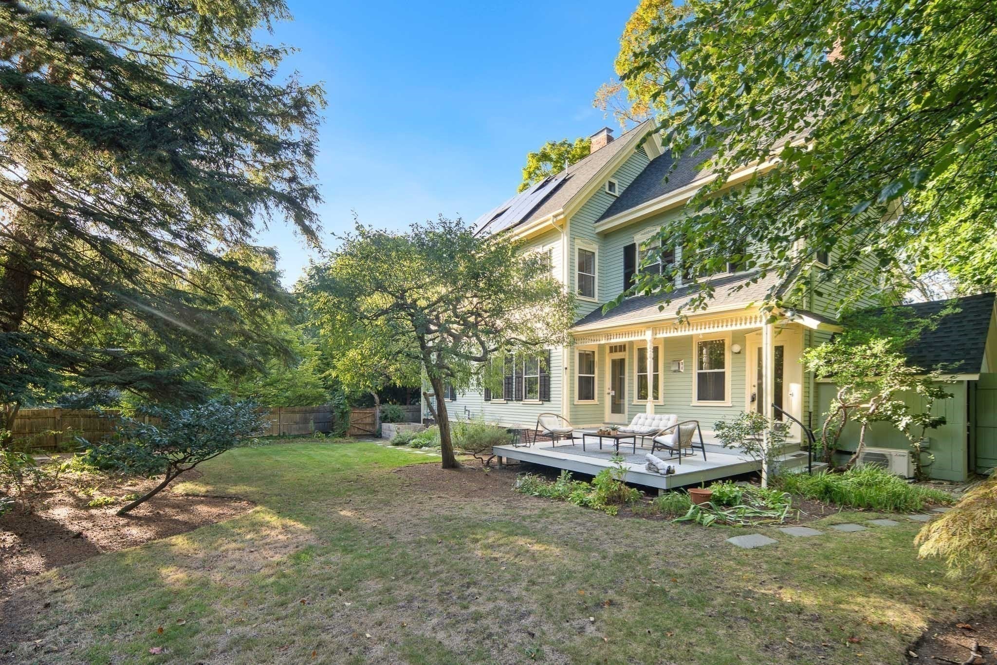16 Coolidge Ave