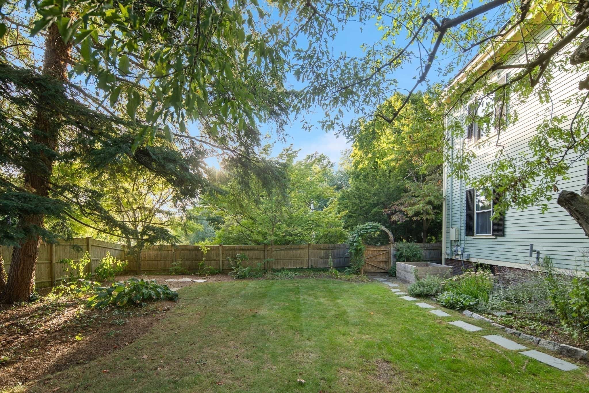 16 Coolidge Ave