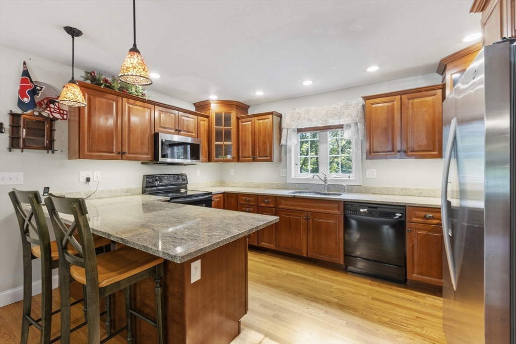 14 Harbor Light Rd