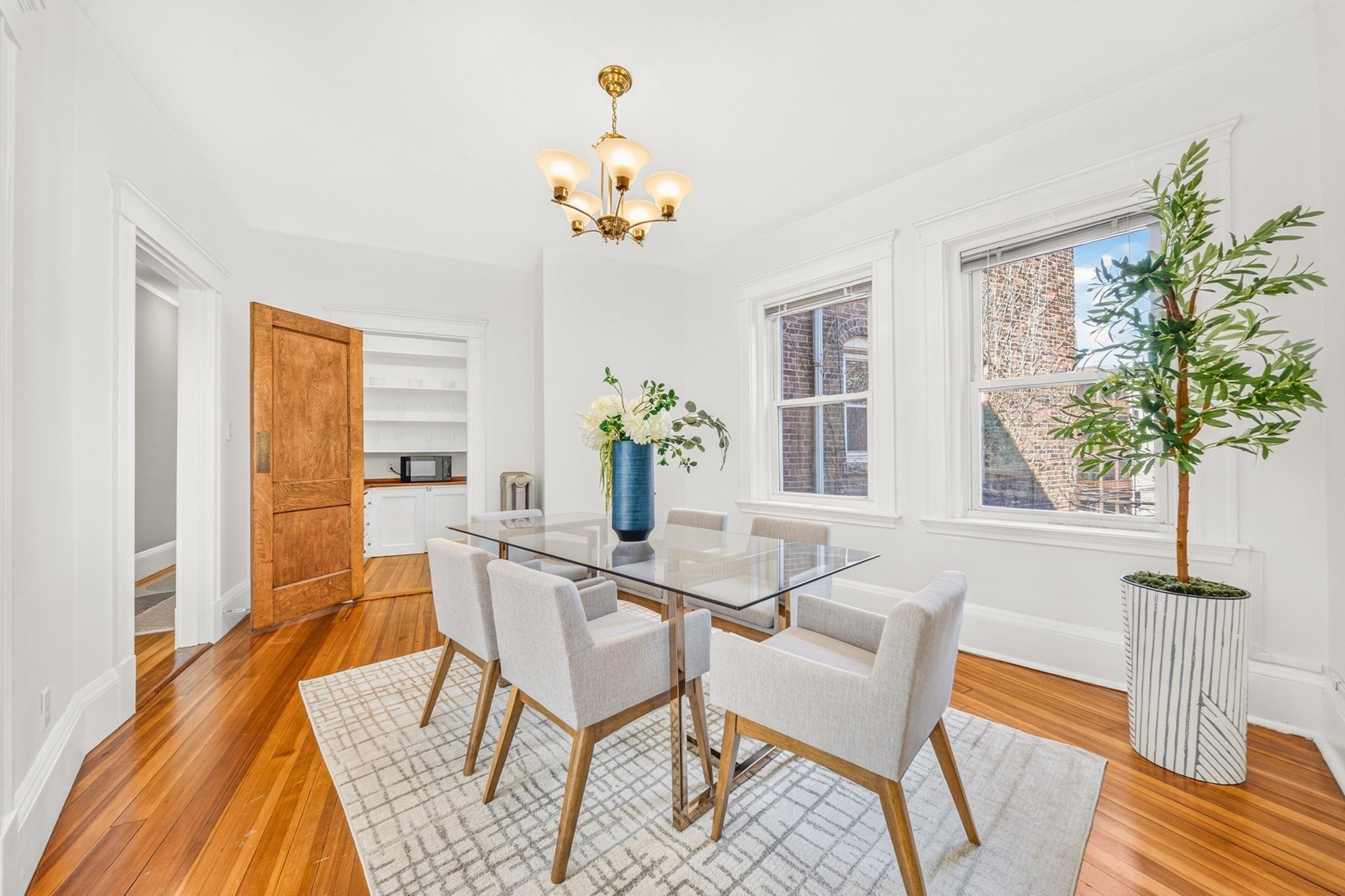551 Brookline Ave 4