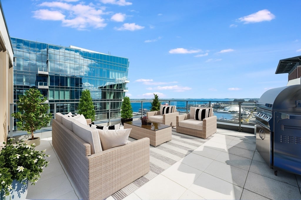 133 Seaport Blvd 12