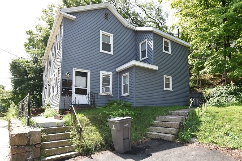 13 Main St