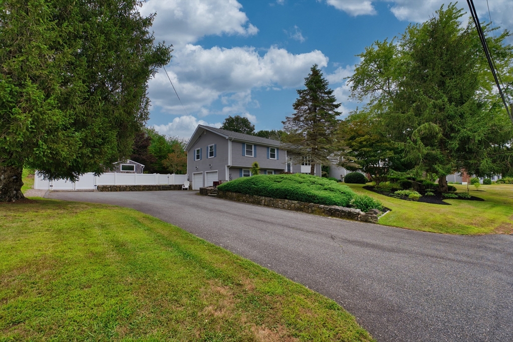 6 Crescent Dr