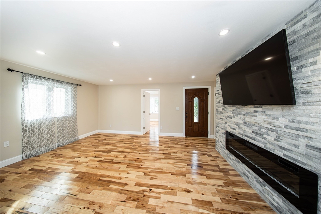 123 Norwood St