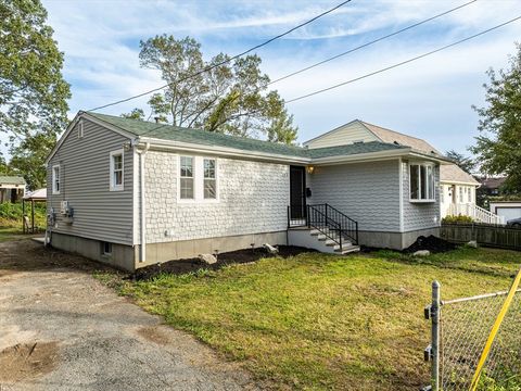 123 Norwood St Fall River MA 02723
