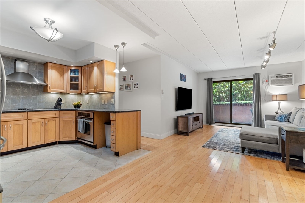 135 Franklin St 101