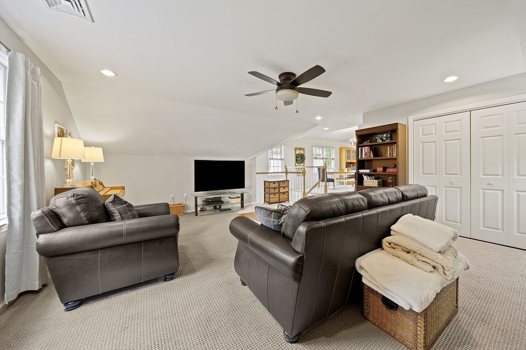 7 Evergreen Circle 7