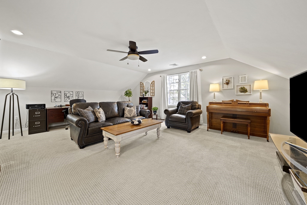 7 Evergreen Circle 7