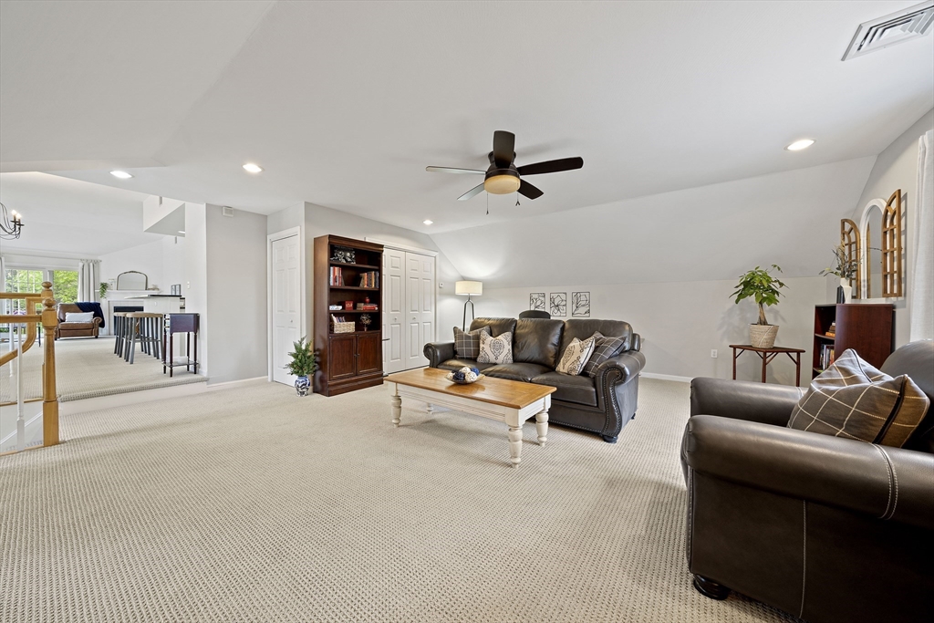 7 Evergreen Circle 7