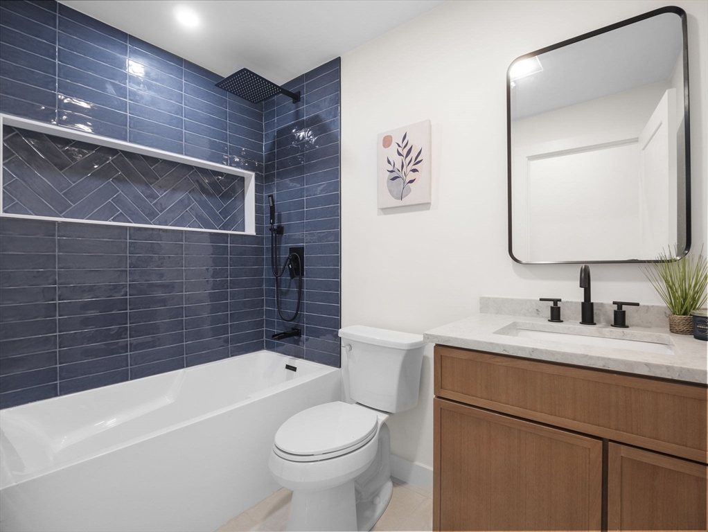 Boston, Massachusetts 02129, United States, 2 Bedrooms Bedrooms, ,2 BathroomsBathrooms,Residential,Active,221076