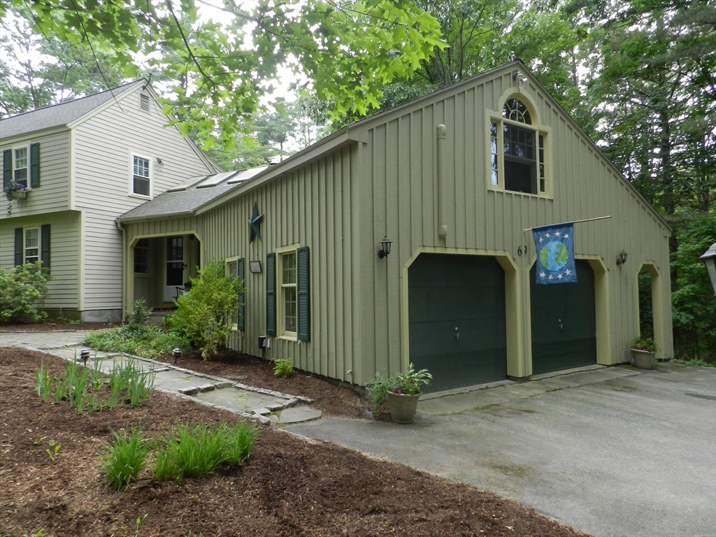 69 Hall St