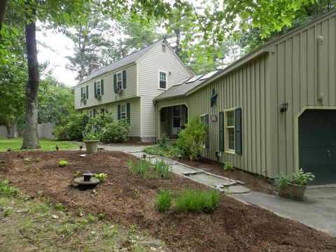 Photo of 69 Hall St, Dunstable, MA 01827 (MLS # 73536320)