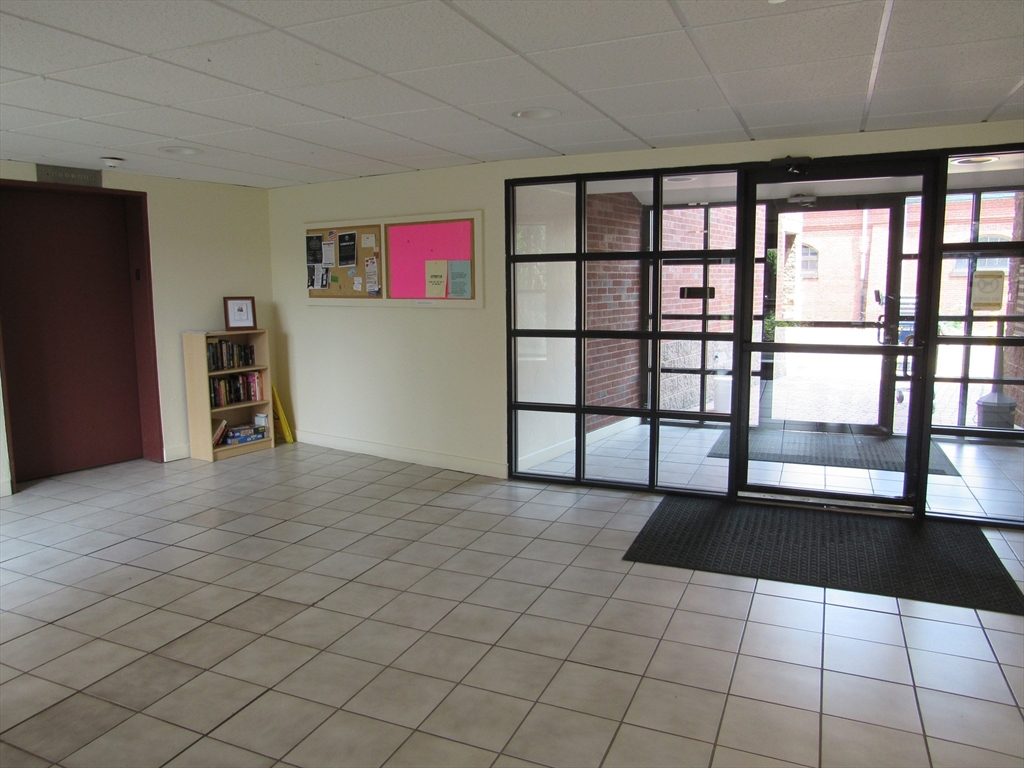 50 S Common St 311