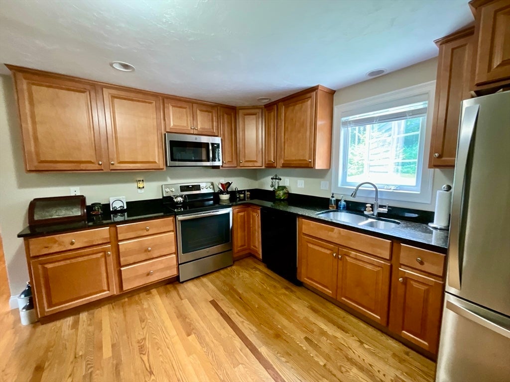 10 Burnap Rd, Sutton, MA, 10 Burnap Rd, Sutton, MA Photo #7