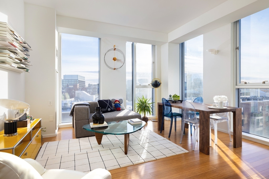 2 Earhart Street 904