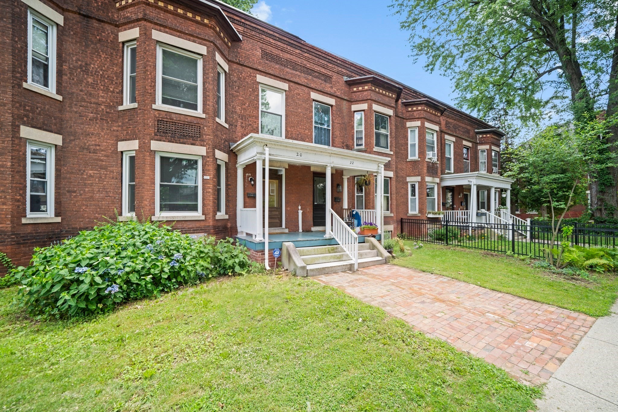 20 Linden St #-, Holyoke, MA, 20 Linden St #-, Holyoke, MA Photo #1
