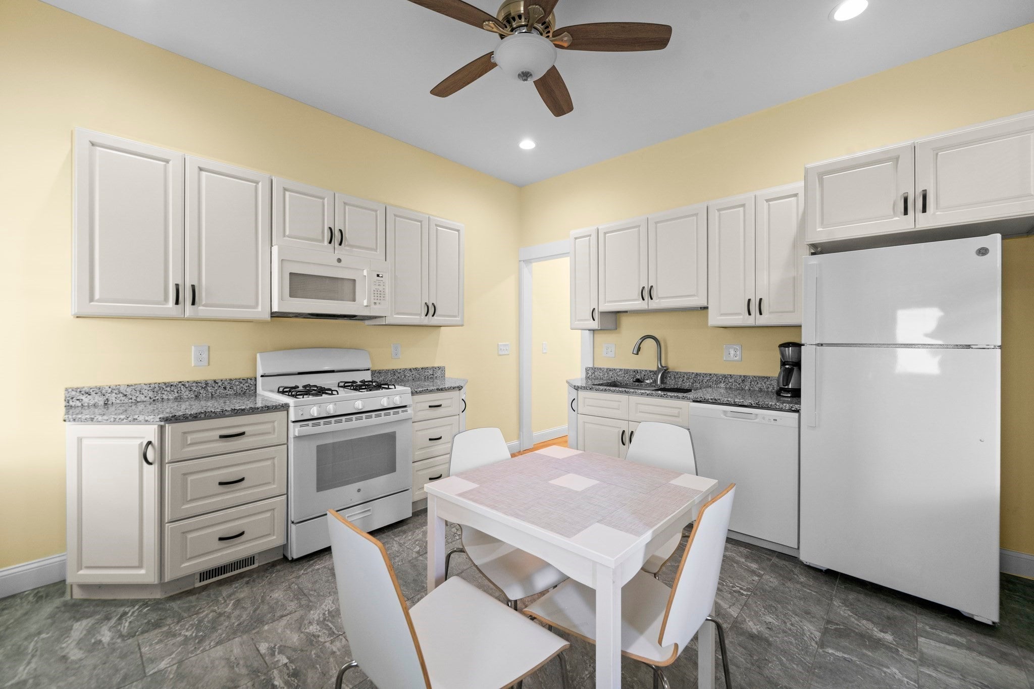 20 Linden St #-, Holyoke, MA, 20 Linden St #-, Holyoke, MA Photo #16