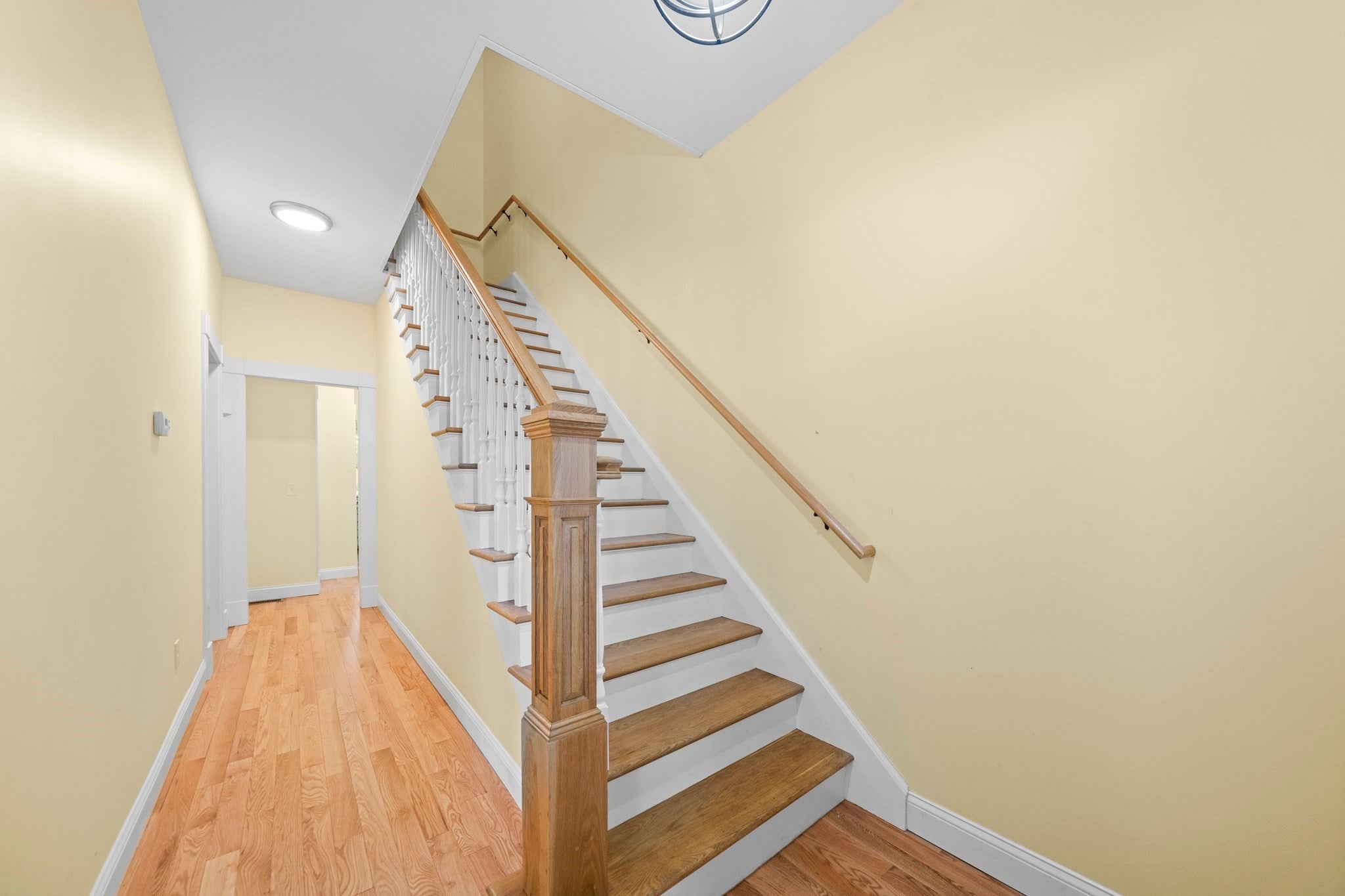 20 Linden St #-, Holyoke, MA, 20 Linden St #-, Holyoke, MA Photo #4