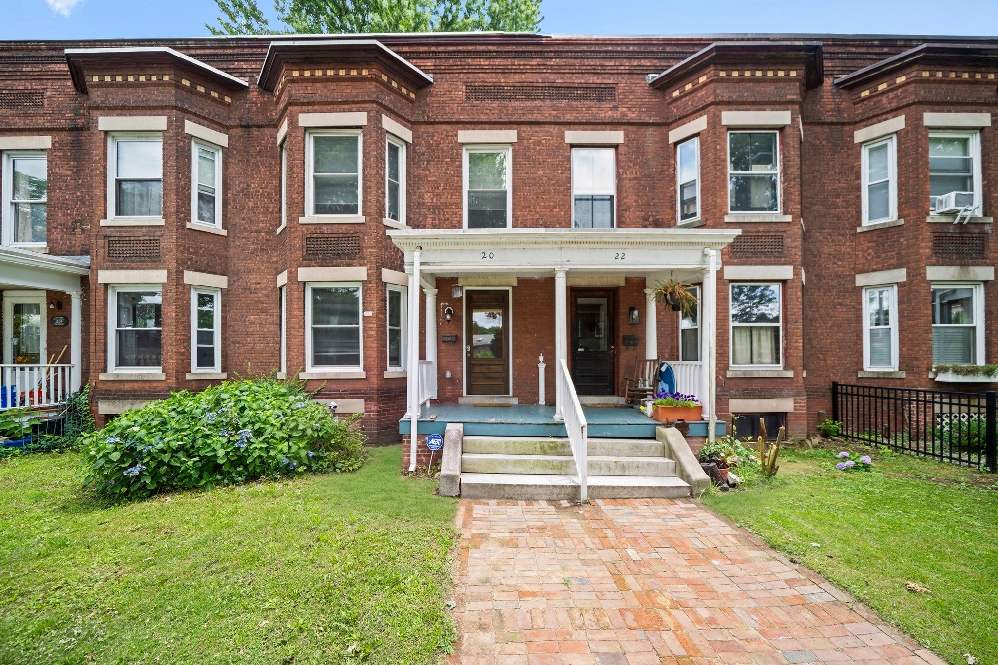 20 Linden St #-, Holyoke, MA, 20 Linden St #-, Holyoke, MA Photo #2