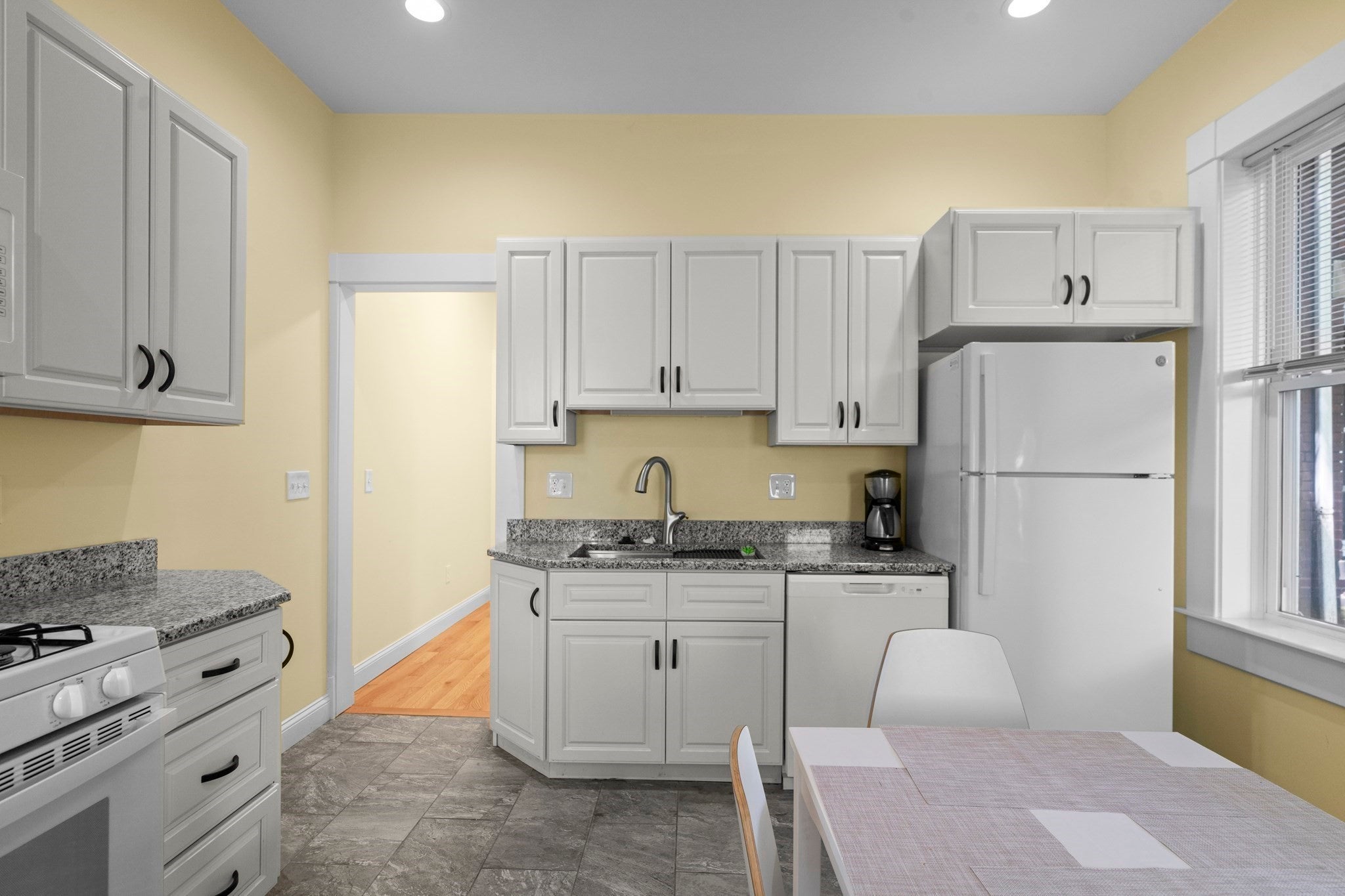 20 Linden St #-, Holyoke, MA, 20 Linden St #-, Holyoke, MA Photo #15