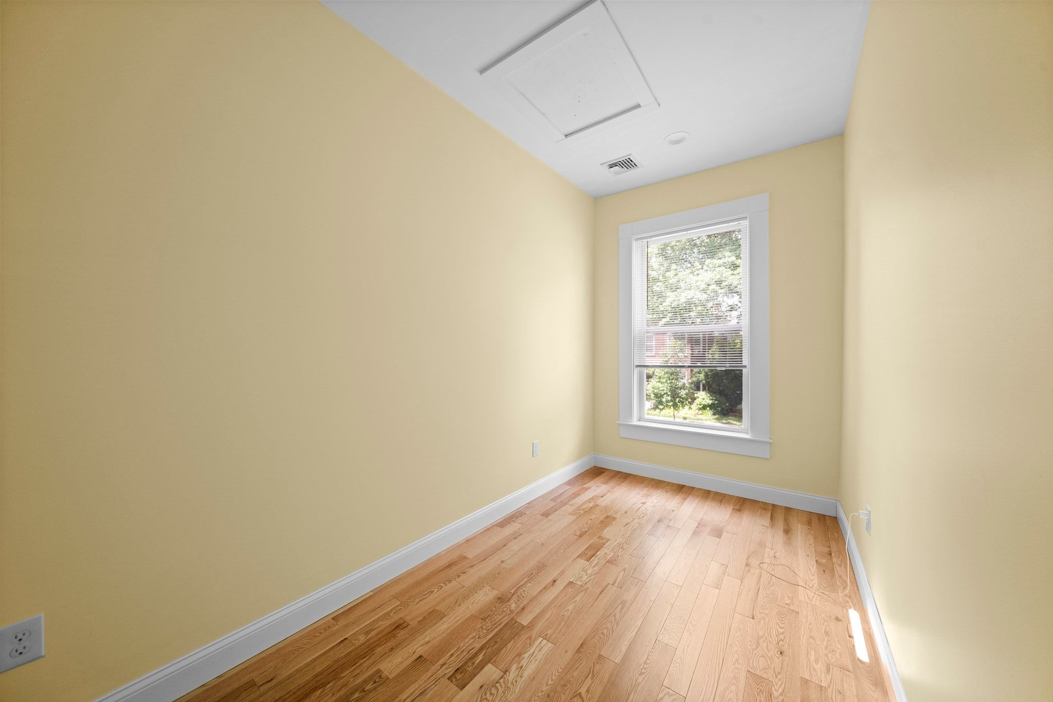 20 Linden St #-, Holyoke, MA, 20 Linden St #-, Holyoke, MA Photo #19