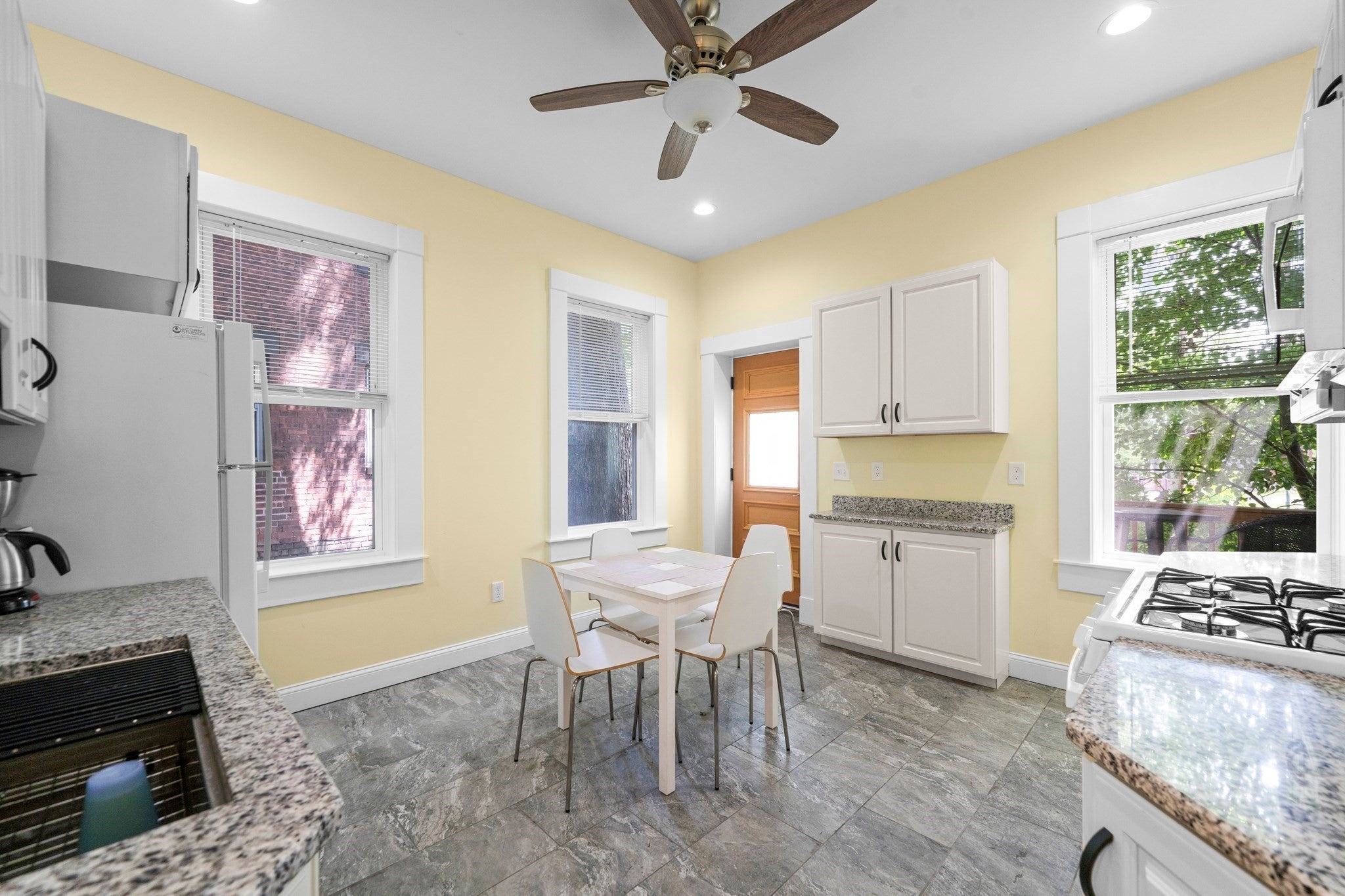 20 Linden St #-, Holyoke, MA, 20 Linden St #-, Holyoke, MA Photo #14
