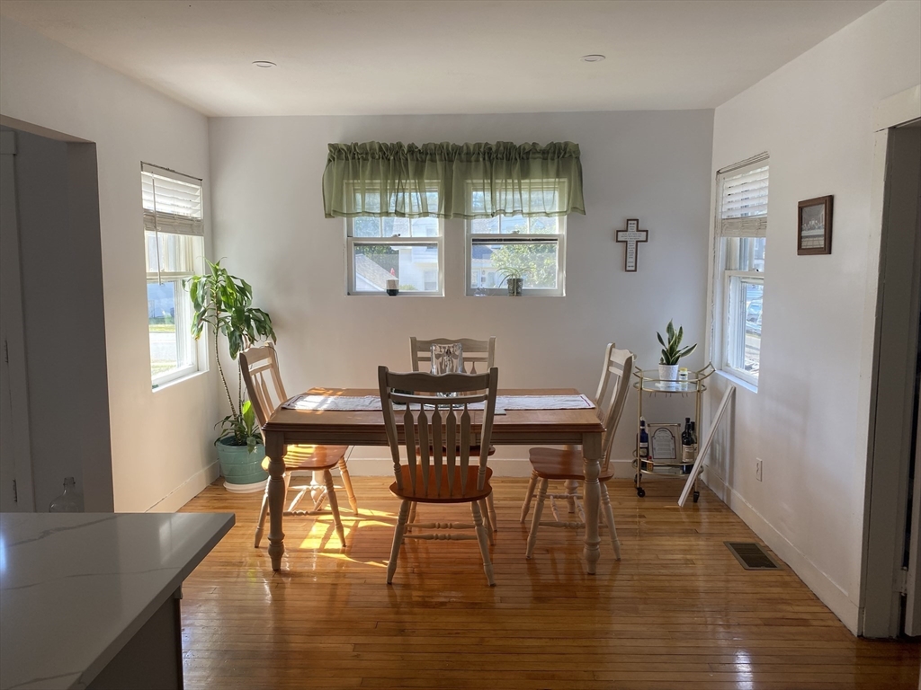 90 Lowell Ave