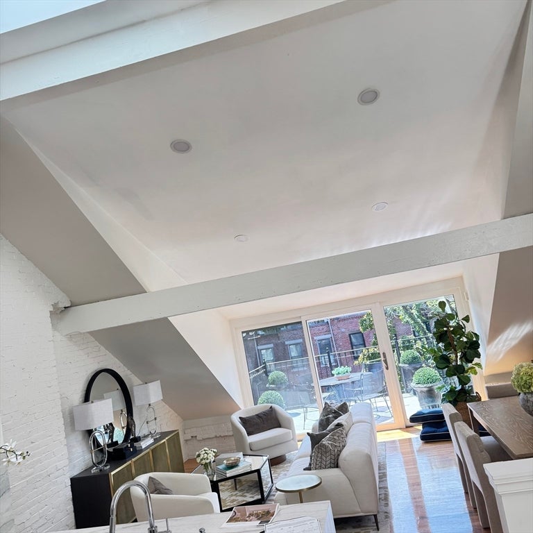 116 W Concord St 4
