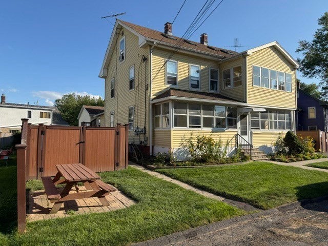 Photo of 11 Maple Avenue, Northampton, MA