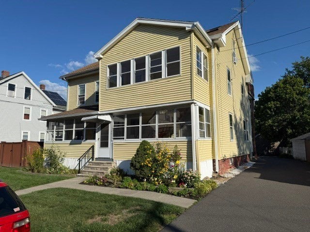 11 Maple Avenue