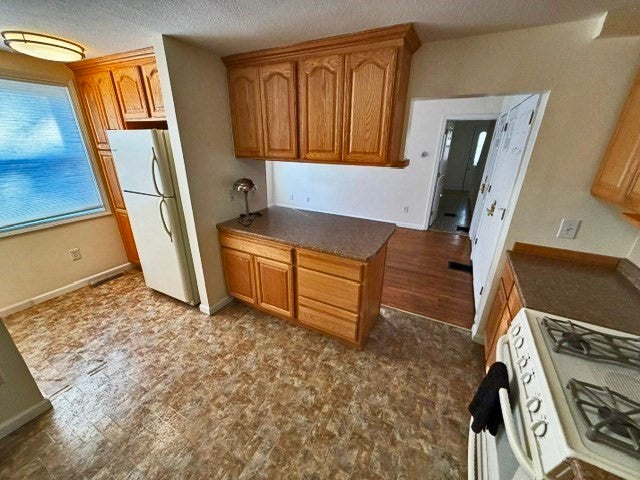 11 Maple Avenue, Northampton, MA Photo #8