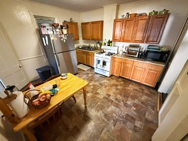 11 Maple Avenue, Northampton, MA Photo #17