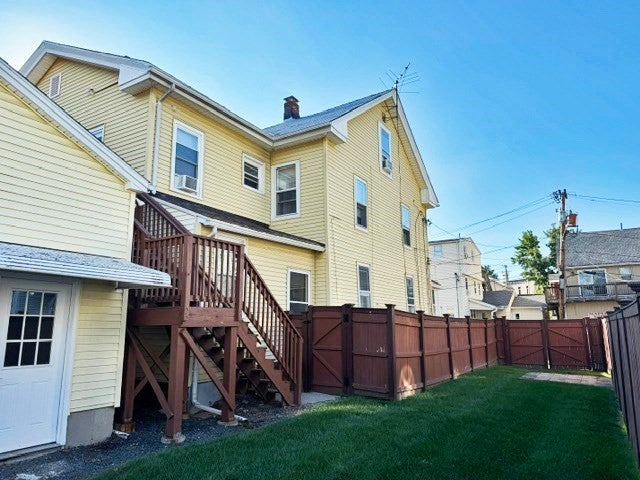 11 Maple Avenue