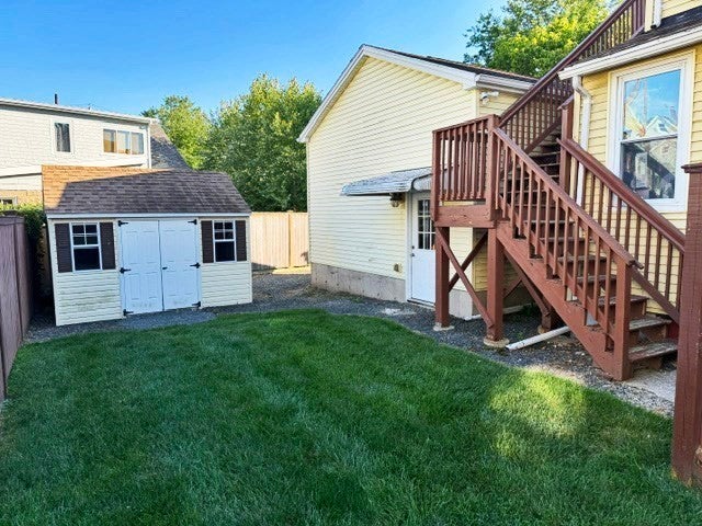 11 Maple Avenue