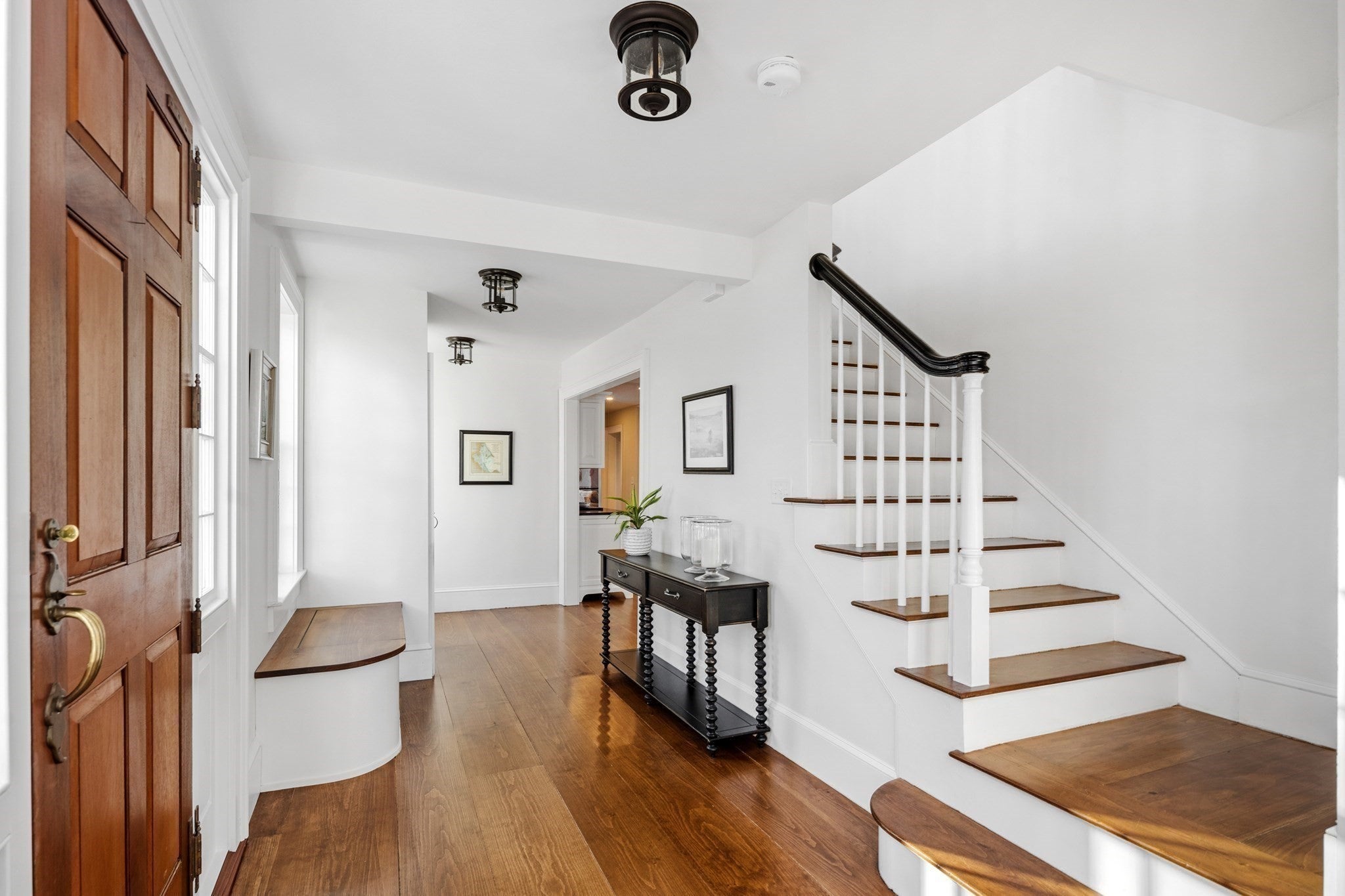 44 River Ln