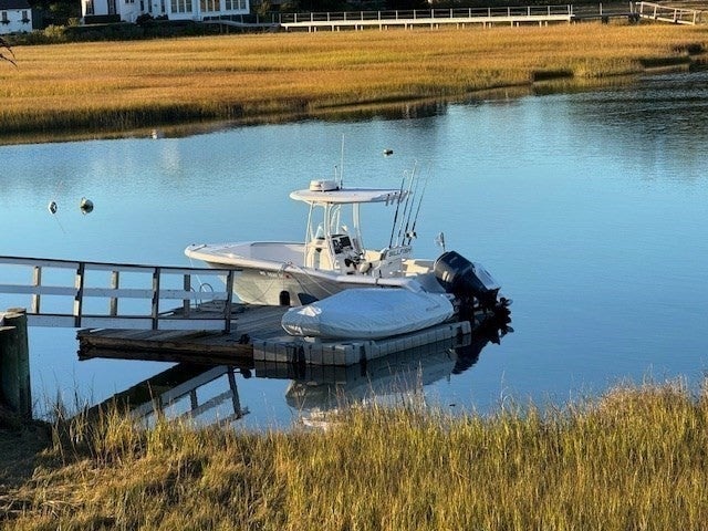 44 River Ln