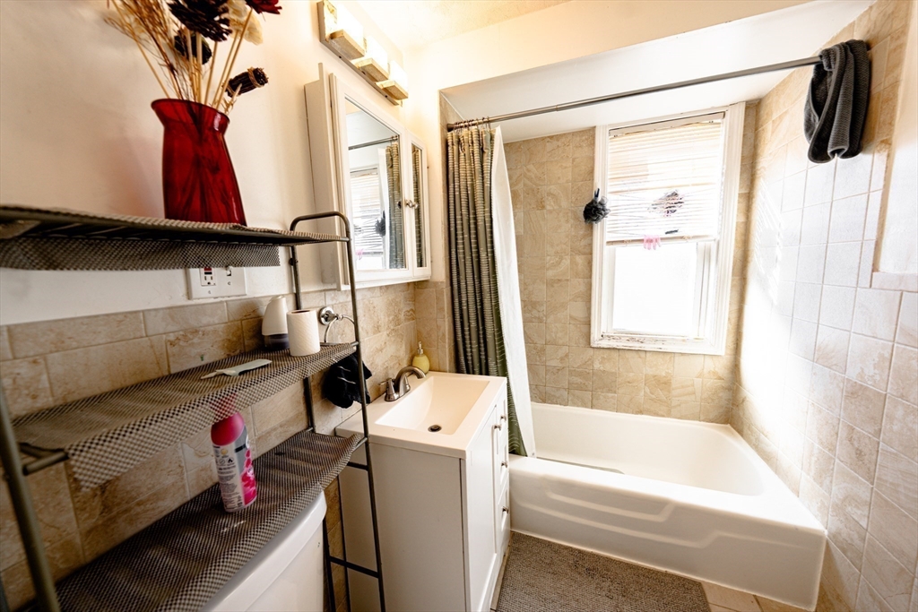 27 Wave Ave C