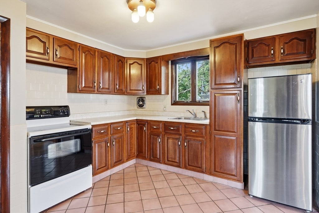 6 Devine Rd, Randolph, MA, 6 Devine Rd, Randolph, MA Photo #9