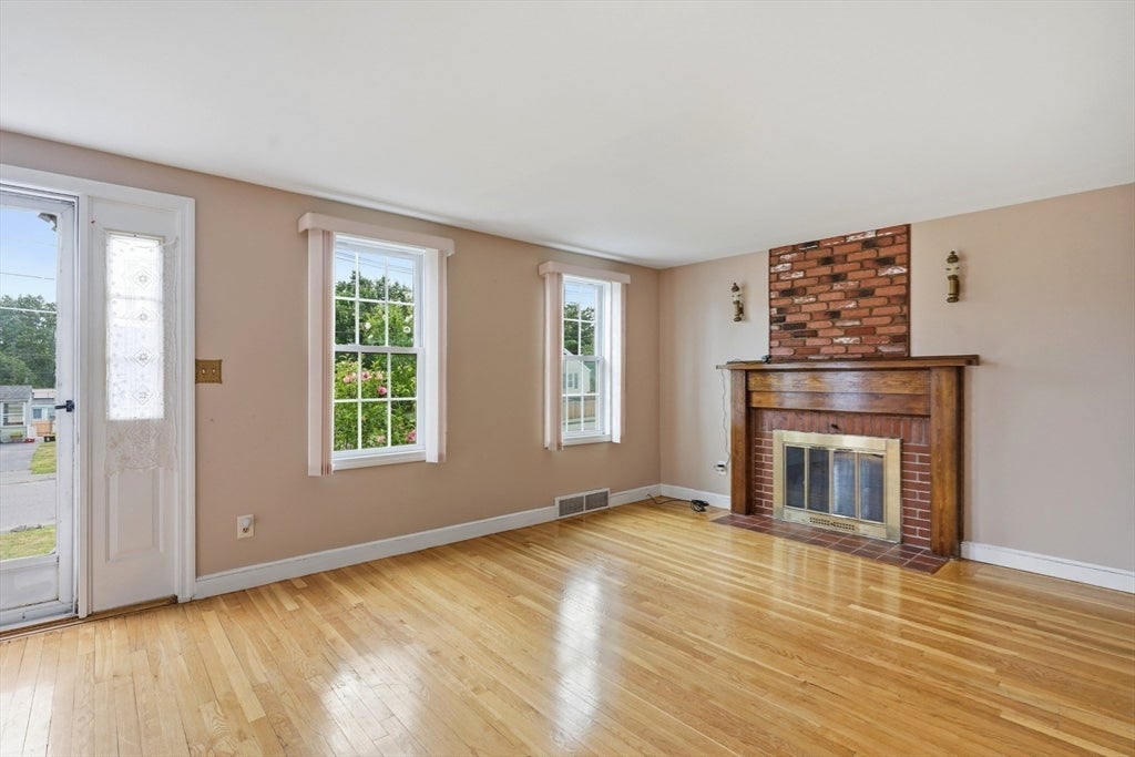 6 Devine Rd, Randolph, MA, 6 Devine Rd, Randolph, MA Photo #15